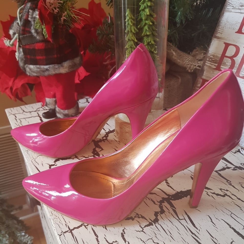 Sz 8.5 Hot Pink Patent Leather BCBG Heels